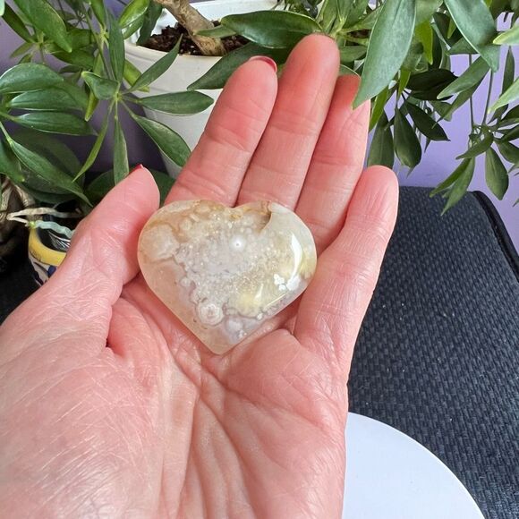 Flower Agate Heart Carving (#17)‎ - Picture 2 of 9